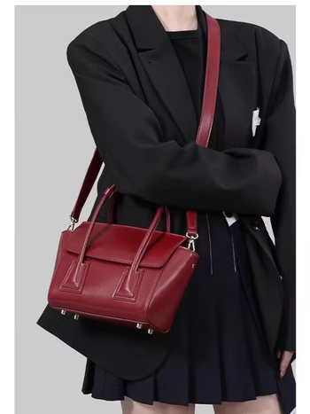 Crvena svadbena torbica za svakodnevnu uporabu, nišn dizajn, lagana luksuzna torbica s oblikom krila, elegantan crossbody i torbica za nošenje u ruci