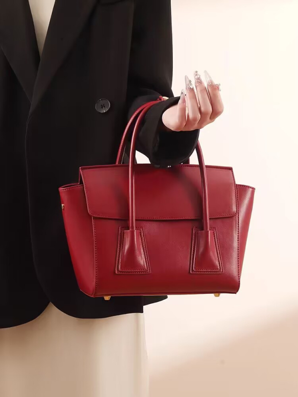 Crvena svadbena torbica za svakodnevnu uporabu, nišn dizajn, lagana luksuzna torbica s oblikom krila, elegantan crossbody i torbica za nošenje u ruci