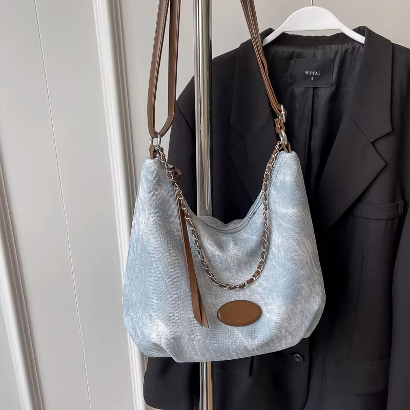 Ženska platnena crossbody torba s plisiranim dizajnom oblaka, srednja veličina, jesen 2025
