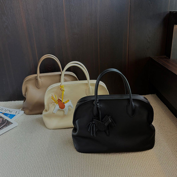 2025 ženska torba nišnog dizajna s motivima oblaka i školjke — na rame ili crossbody