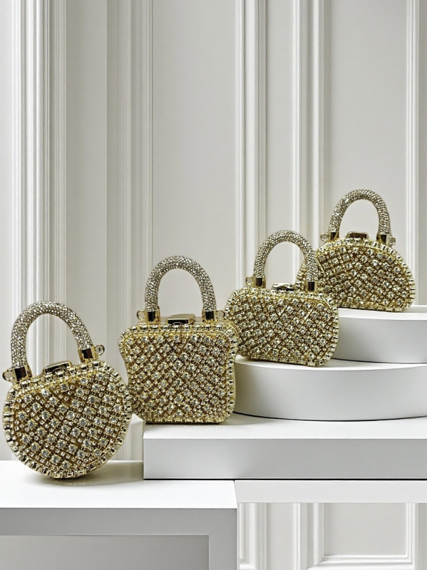 Clutch torbica sa kristalima, lančana traka, mini ženska torba, moderna i svestrana