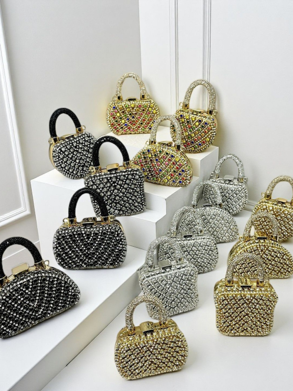 Clutch torbica sa kristalima, lančana traka, mini ženska torba, moderna i svestrana