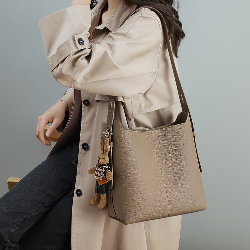Ženska torba bucket, 2026 novi model, prirodna koža, visoka kvaliteta, velika zapremina, za ramena i crossbody