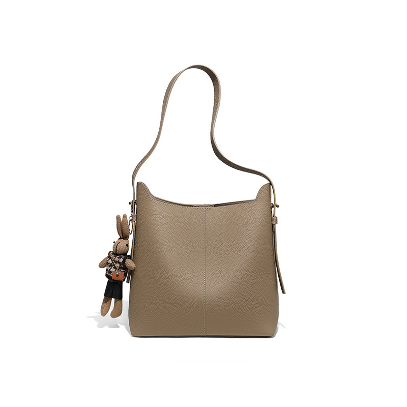 Ženska torba bucket, 2026 novi model, prirodna koža, visoka kvaliteta, velika zapremina, za ramena i crossbody