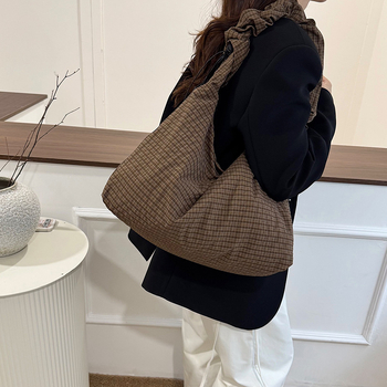 Ženska torbica za ramena u korejskom stilu s motivom oblaka i cvijeća, 2025 jesen-zima, jednostavan crossbody dizajn.