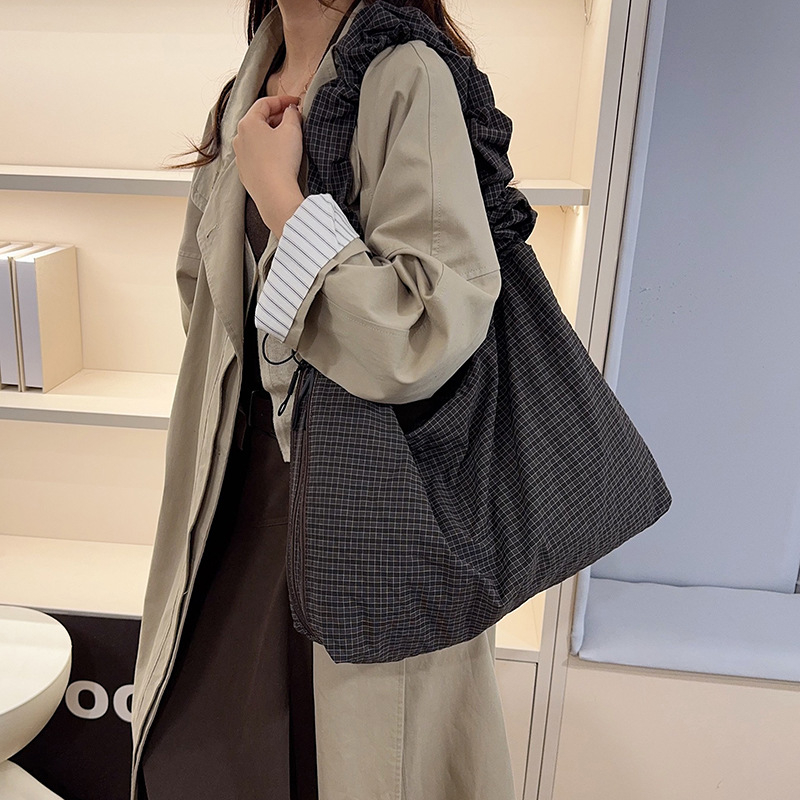 Ženska torbica za ramena u korejskom stilu s motivom oblaka i cvijeća, 2025 jesen-zima, jednostavan crossbody dizajn.