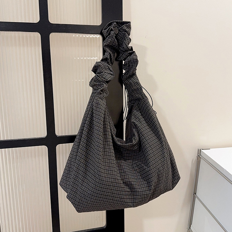 Ženska torbica za ramena u korejskom stilu s motivom oblaka i cvijeća, 2025 jesen-zima, jednostavan crossbody dizajn.
