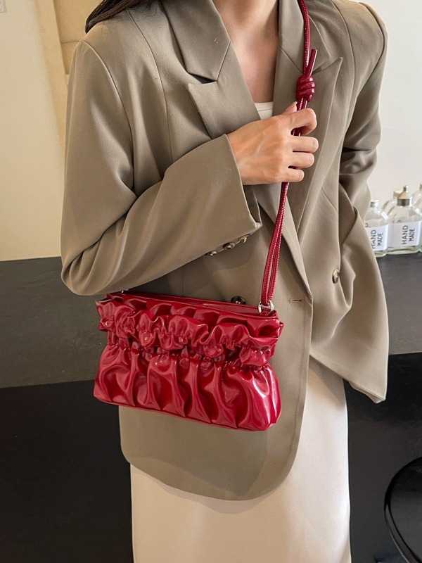 Srebrna mini ženska torbica s plisiranim dizajnom oblaka, ljeto 2024, crossbody torba