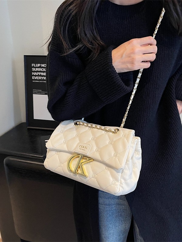 Moderna torbica za rame s prešivanim kvadratićem, lančanim remenom, korejski stil, Chanel nadahnut dizajnom, jedinstven dizajn s slovima