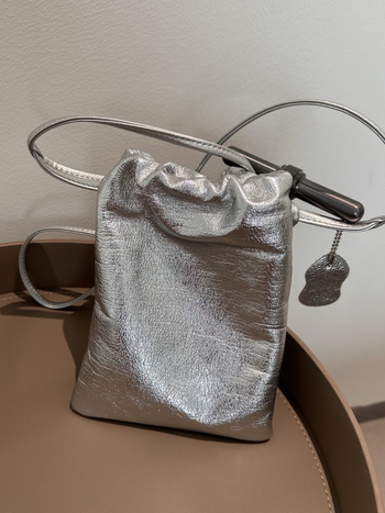 Nova kožna torbica za mobitel s plisiranjem i vezicom, mini crossbody torbica za žene