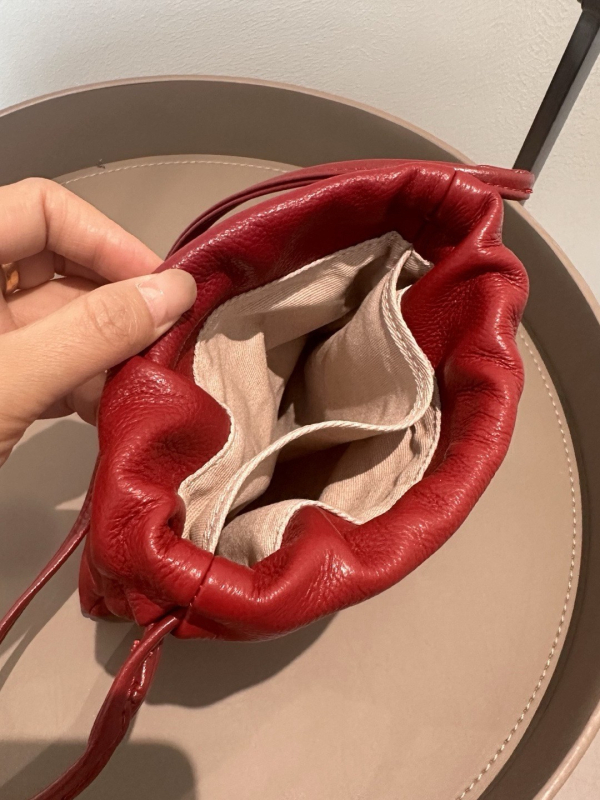 Nova kožna torbica za mobitel s plisiranjem i vezicom, mini crossbody torbica za žene
