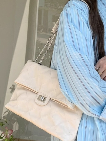 Ženska torbica preko ramena s lancem, prešivena, jednobojna, jednostavna i elegantna PU koža