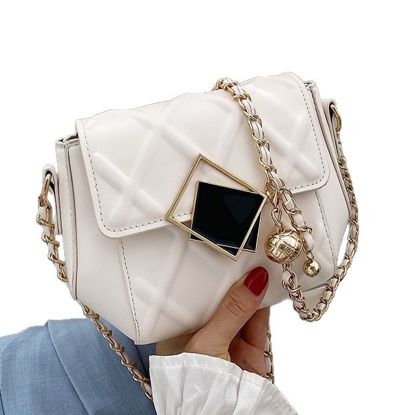 Mala PU crossbody torbica s kviltnim uzorkom i zlatnim kugličnim lancem
