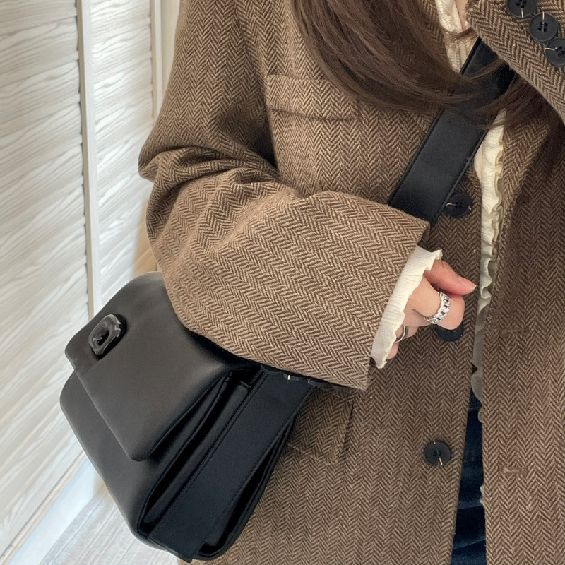 Ženska torbica s teksturom oblaka, niša, 2025 proljeće-ljeto, francuskog stila crvena svadbena torbica za rame i crossbody.