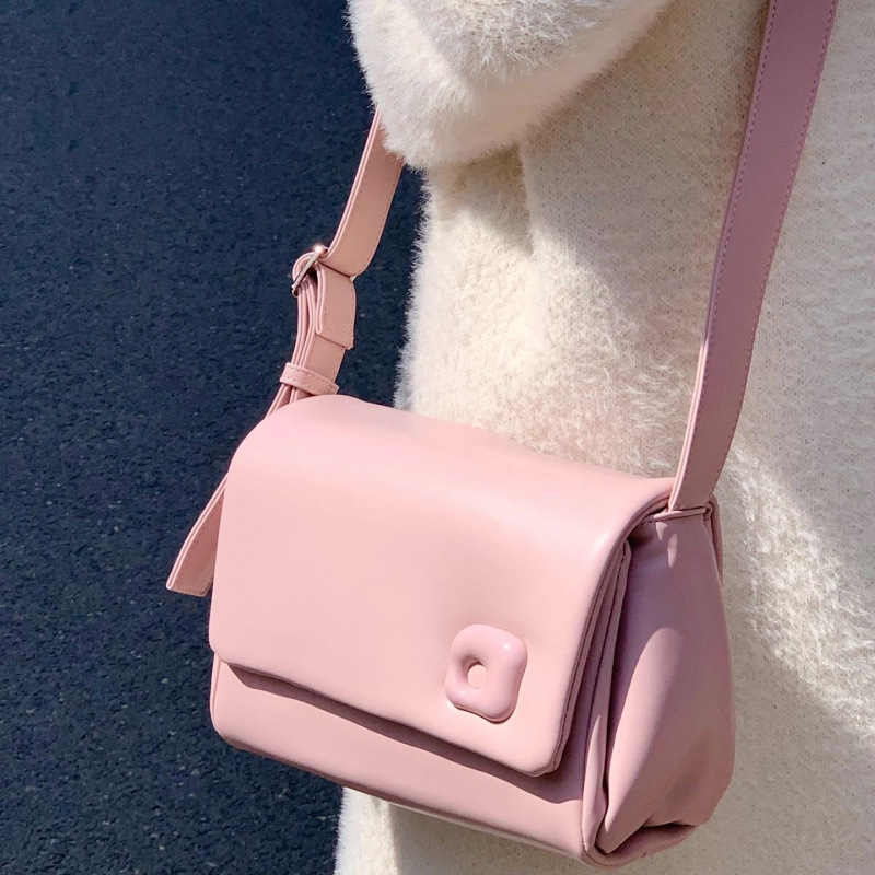Ženska torbica s teksturom oblaka, niša, 2025 proljeće-ljeto, francuskog stila crvena svadbena torbica za rame i crossbody.