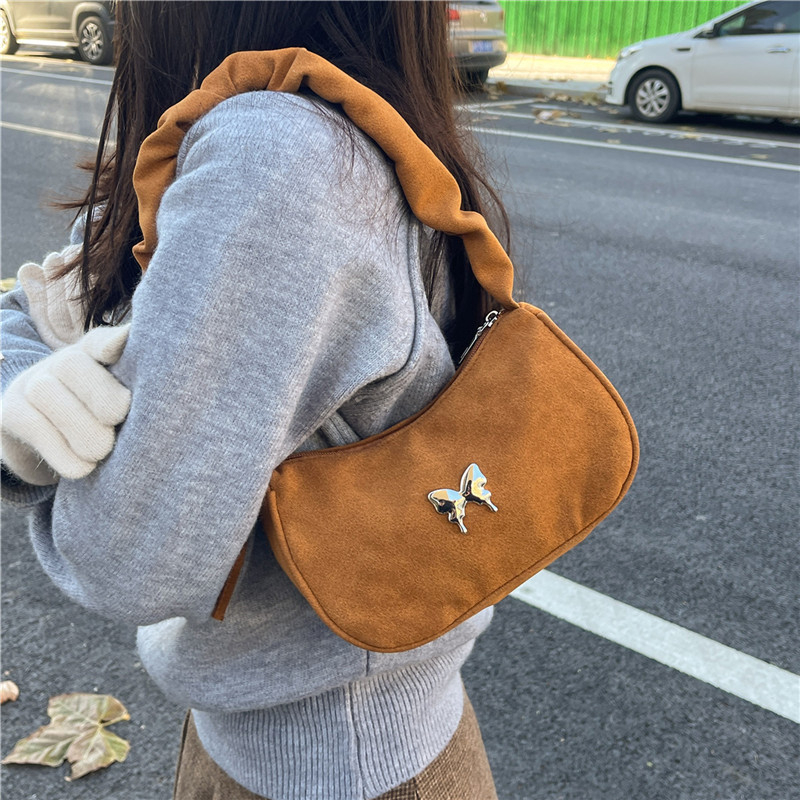Ženska torba s plisiranim remenom i dizajnom oblaka, crossbody s leptir motivom, korejski stil, underarm torba, izdanje 2026