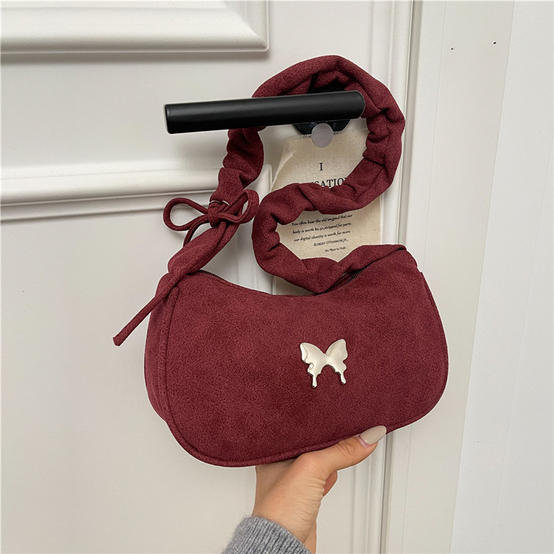 Ženska torba s plisiranim remenom i dizajnom oblaka, crossbody s leptir motivom, korejski stil, underarm torba, izdanje 2026