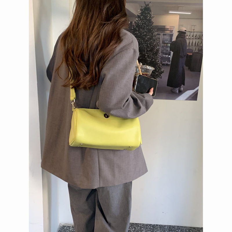 Proljetna 2025: crossbody torba svijetlih boja u Boston cilindričnom stilu, mini veličina, široka naramenica, za žene