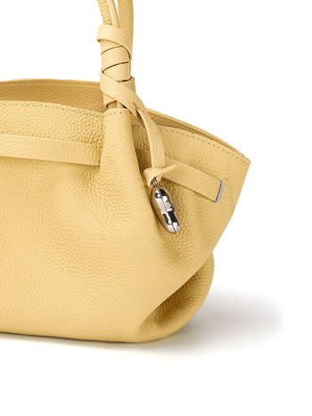 Ženska torbica od prave kože s teksturom kravljeg kože, stil oblaka, mala crossbody torbica, proljeće 2025
