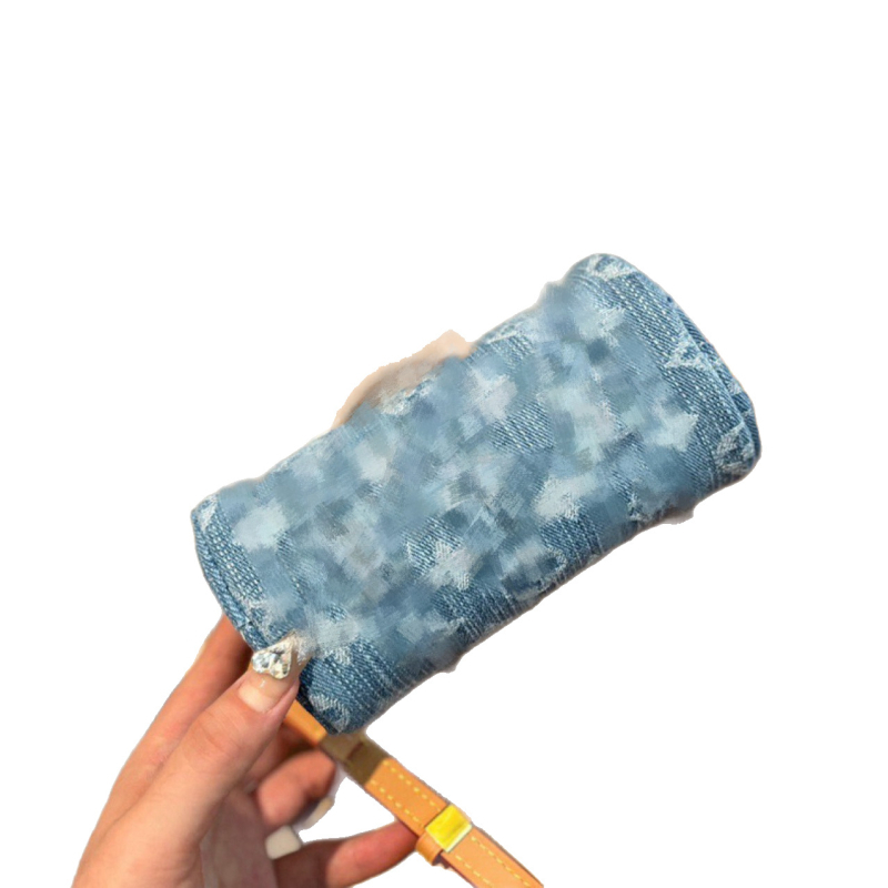 Mini denim torbica Boston, crossbody, oblik jastuka, podstava od platna, džep sa zatvaračem na zip