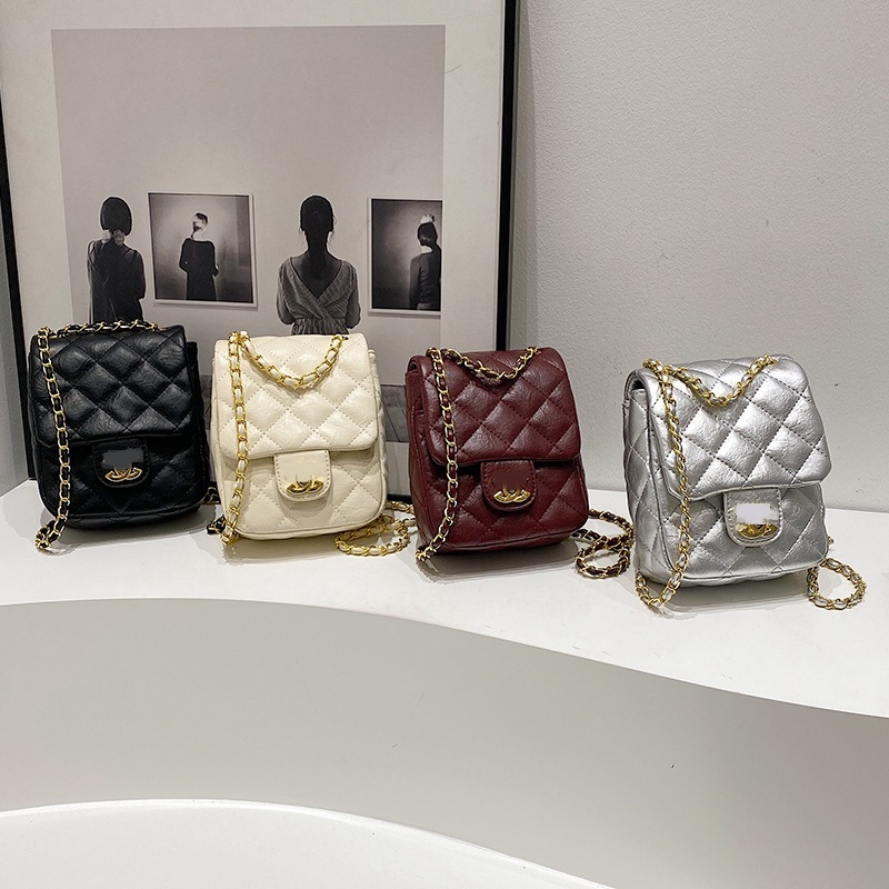Torba s lancem i dijamantno šivan uzorak, remenom za rameni ili crossbody, mala kvadratna ženska torba