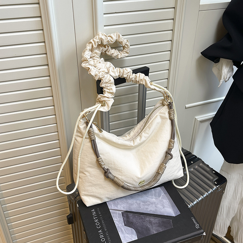 Ženska plisirana crossbody torba — najlon, oblik oblaka, svakodnevna torba za rame