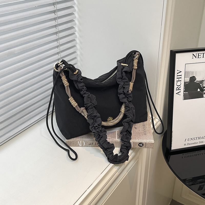 Ženska plisirana crossbody torba — najlon, oblik oblaka, svakodnevna torba za rame