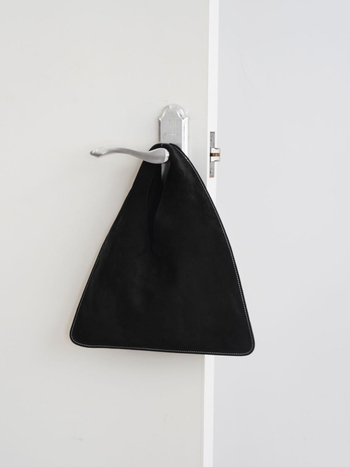Ženska kožna trokutasta torbica za pazuh, minimalistički stil old-money, velika veličina