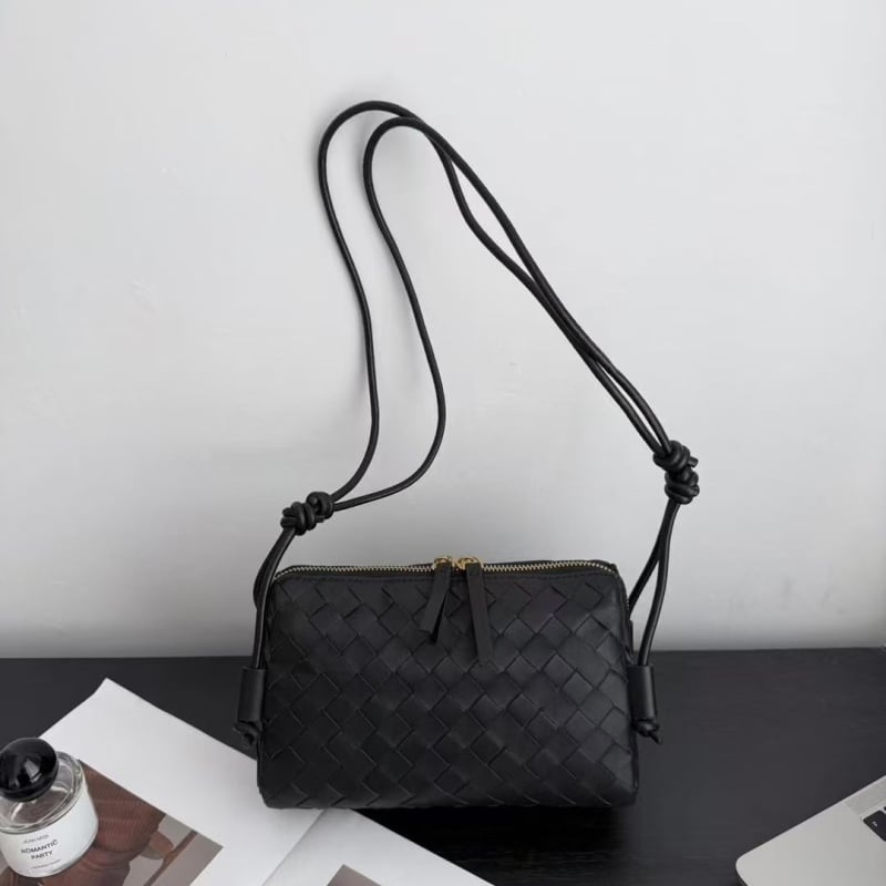 2025 nova torbica od ovčje kože s pletenim uzorkom u obliku školjke, naramenica ili crossbody remen, ručna torba, zatvarač s čvorom, mali kvadratni oblik