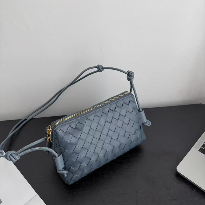 2025 nova torbica od ovčje kože s pletenim uzorkom u obliku školjke, naramenica ili crossbody remen, ručna torba, zatvarač s čvorom, mali kvadratni oblik