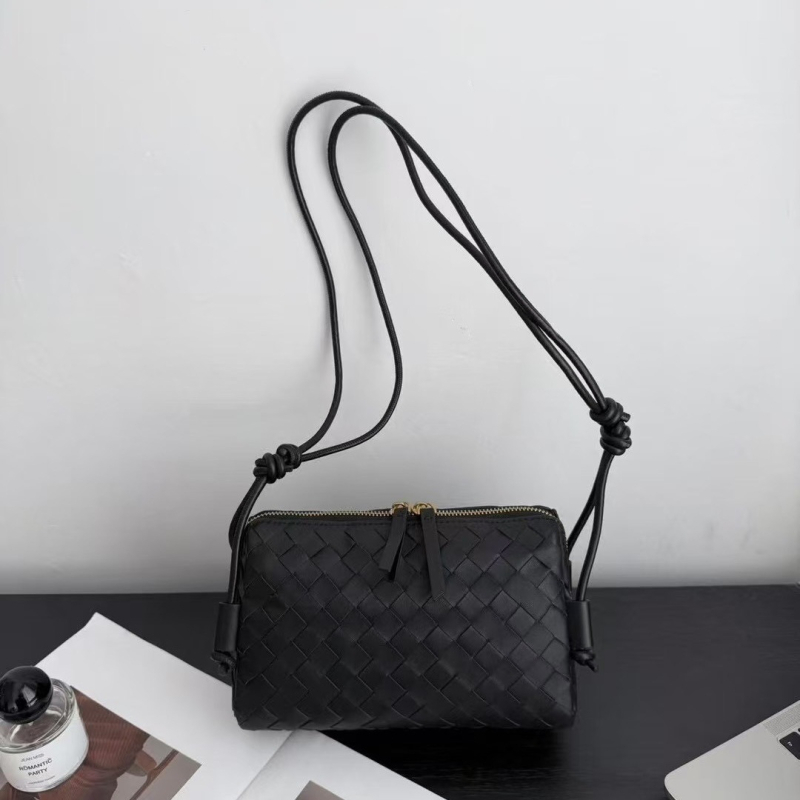 2025 nova torbica od ovčje kože s pletenim uzorkom u obliku školjke, naramenica ili crossbody remen, ručna torba, zatvarač s čvorom, mali kvadratni oblik