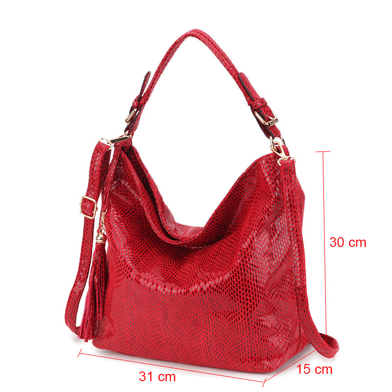PU női táska kígyó mintával, bojt díszítéssel, hold alakú formával, váll- és crossbody pánttal