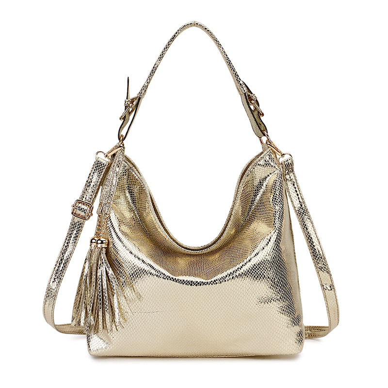 PU női táska kígyó mintával, bojt díszítéssel, hold alakú formával, váll- és crossbody pánttal