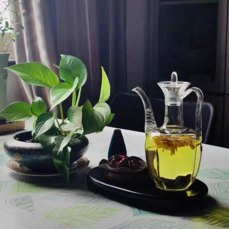 Ceainic de sticlă, realizat manual, în stilul dinastiei Song, design GuiFei inspirat (Concubina Imperială), corp din sticlă borosilicată, cu grosime, pentru infuzarea ceaiului
