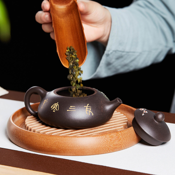 Ceainic Yixing din lut purpuriu, lucrat manual, design cu găuri sferice, stil „Trei prieteni în iarnă“, textură asemănătoare jadului, minimalist modern