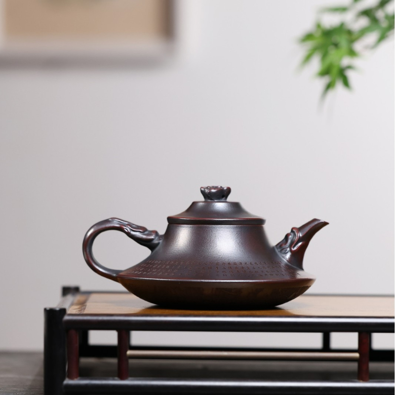 Ceainic din lut pur Yixing, lucrat manual din minereu natural, model noros inspirat de Turnul Tengwang, pentru uz casnic