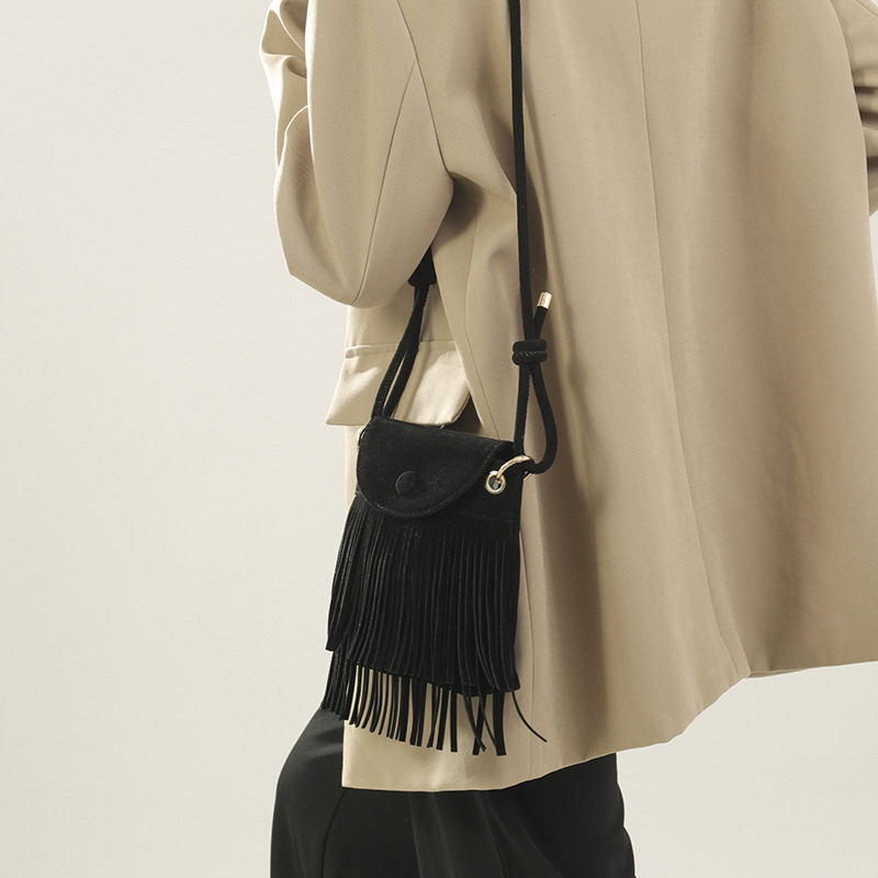 2023 casual torba za ramena od velura s resicama, retro Hong Kong stil, velika kapaciteta, kvadratnog oblika