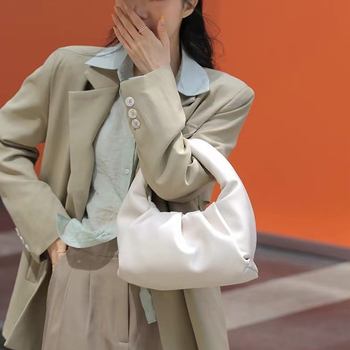 Cloud torba za žene - kožna torba velikog kapaciteta u obliku kroasana, za rame i crossbody, plisirani dizajn