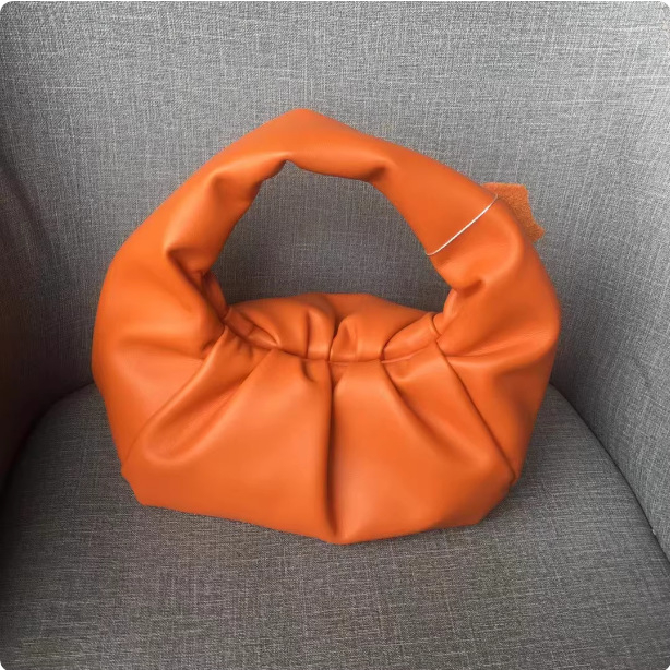 Cloud torba za žene - kožna torba velikog kapaciteta u obliku kroasana, za rame i crossbody, plisirani dizajn