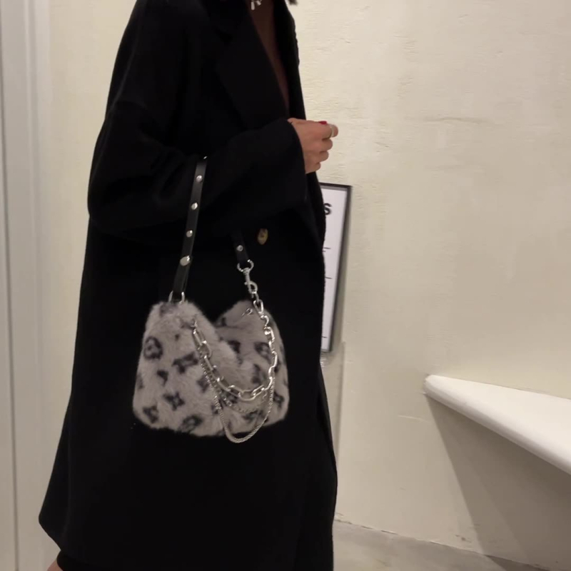 Torba za nošenje s leopardim uzorkom od Rex krzna, lančani remen za crossbody, pliš torba