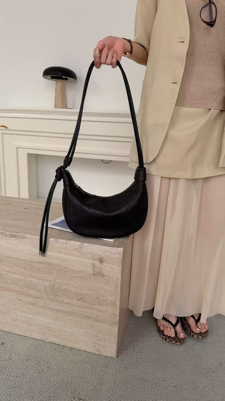 Ženska torbica pod pazuhom s korejskim dizajnom, proljeće 2026, dumpling torba, oblik polumjeseca, crossbody s jednom remenom