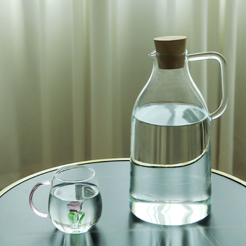 Ceainic din sticlă borosilicat rezistentă la temperaturi înalte, cu capac mare și mâner în stil ceainic, pentru apă rece și băuturi cu suc