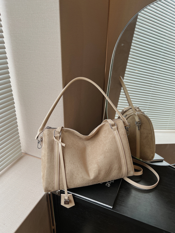 Ženska torba od nubuka, lagani luksuz, model 2026, Boston torba s jastučastim oblikom, za rameni ili crossbody nosenje
