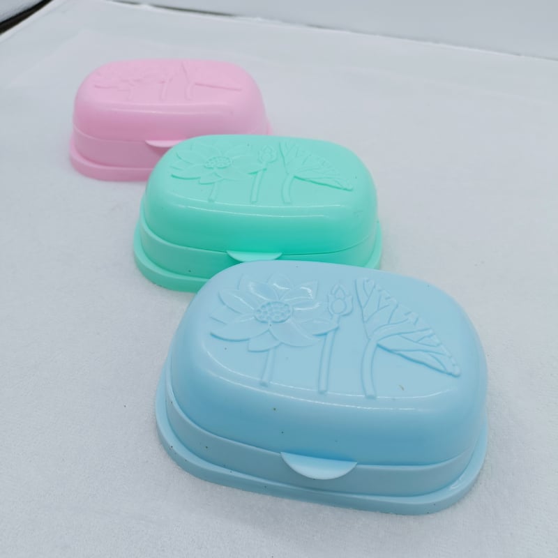 Cutie din plastic pentru săpun cu motiv de lotus, capac gravat, dimensiuni 14×10 cm