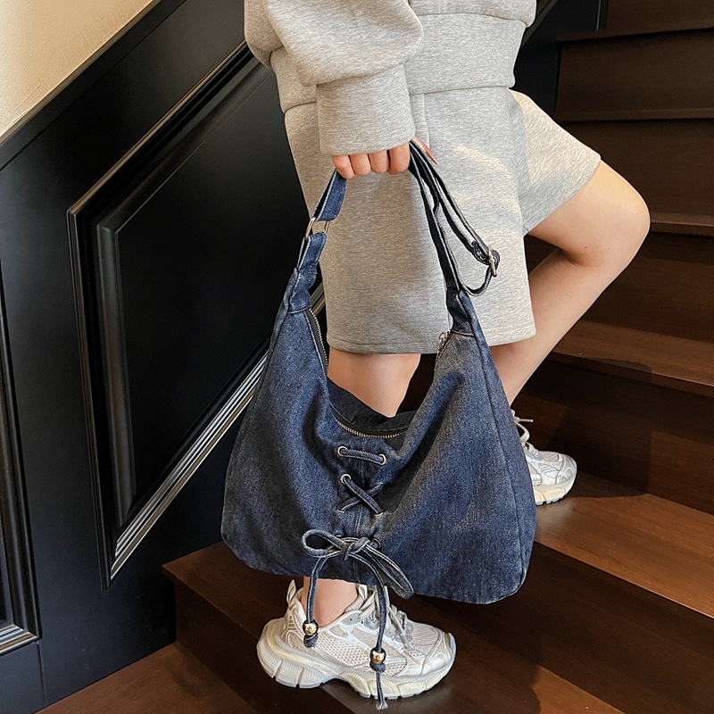 Ženska denim torbica za rame, jednostavan dumpling stil, mala kvadratna torba, ljeto 2025