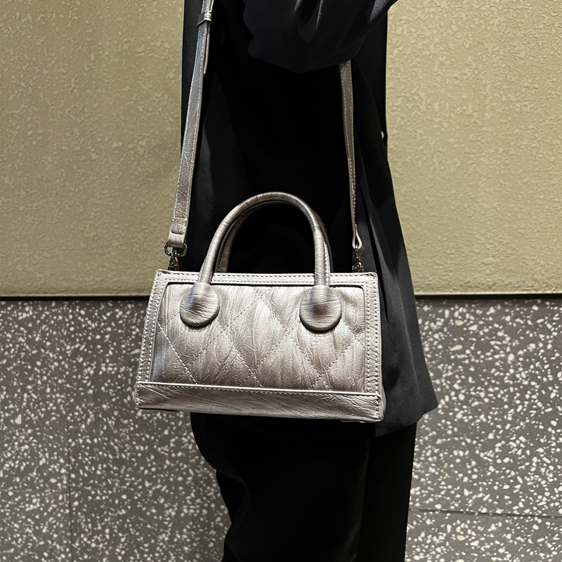 Ženska nišna luksuzna torba s quilt uzorkom, korejskog stila, mala crossbody torbica