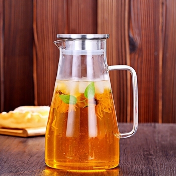 Cană mare pentru suc și apă rece, din sticlă borosilicat, transparentă, cu mâner pătrat
