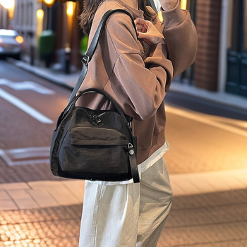 Ženska lagana crossbody torbica od Oxford tkanine, kompaktna, gradski casual stil