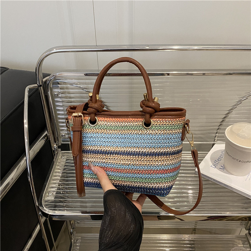 Ljetna moderna ženska torbica s naglašenim minimalističkim dizajnom, kompaktna tote crossbody torba