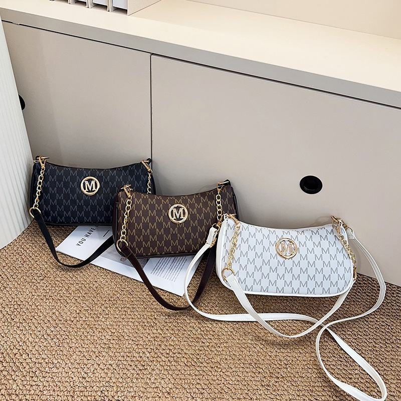 Crossbody torba u obliku polumjeseca s otiskom slova, mala torba za ramena